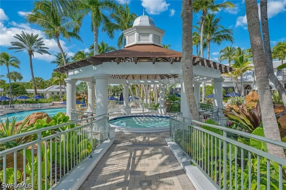 Aviamar Circle #101 Naples, FL 34114