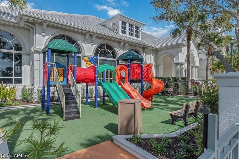 Aviamar Circle #101 Naples, FL 34114