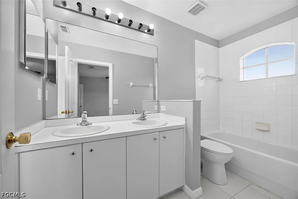 Weeping Willow Court Cape Coral, FL 33909