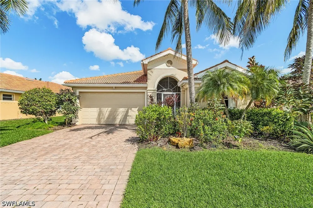 Manchester Drive Naples, FL 34114