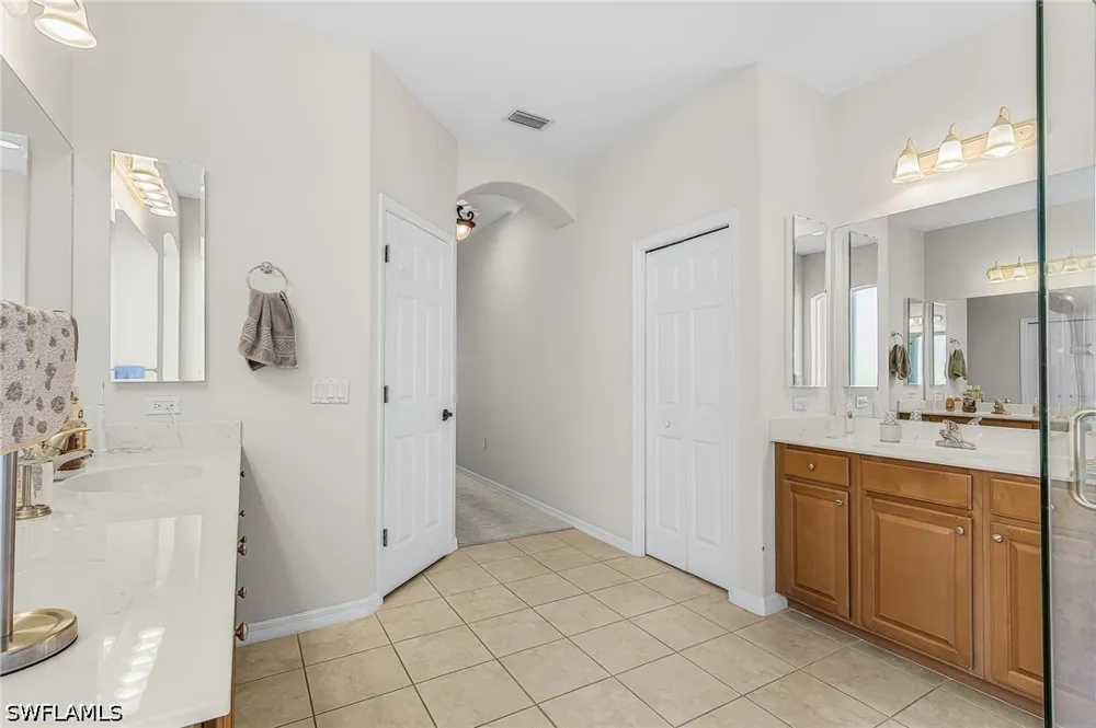 Manchester Drive Naples, FL 34114