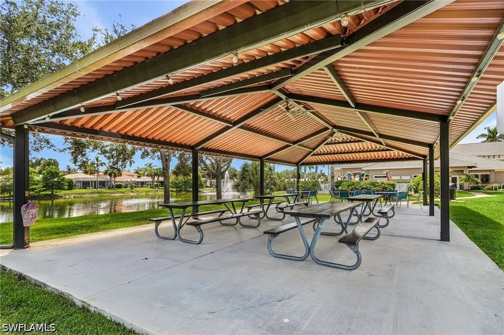 Manchester Drive Naples, FL 34114