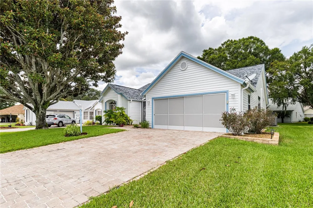 1009 LA MESA LANE Lady Lake, FL 32159