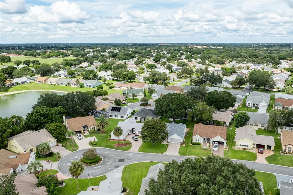 1009 LA MESA LANE Lady Lake, FL 32159