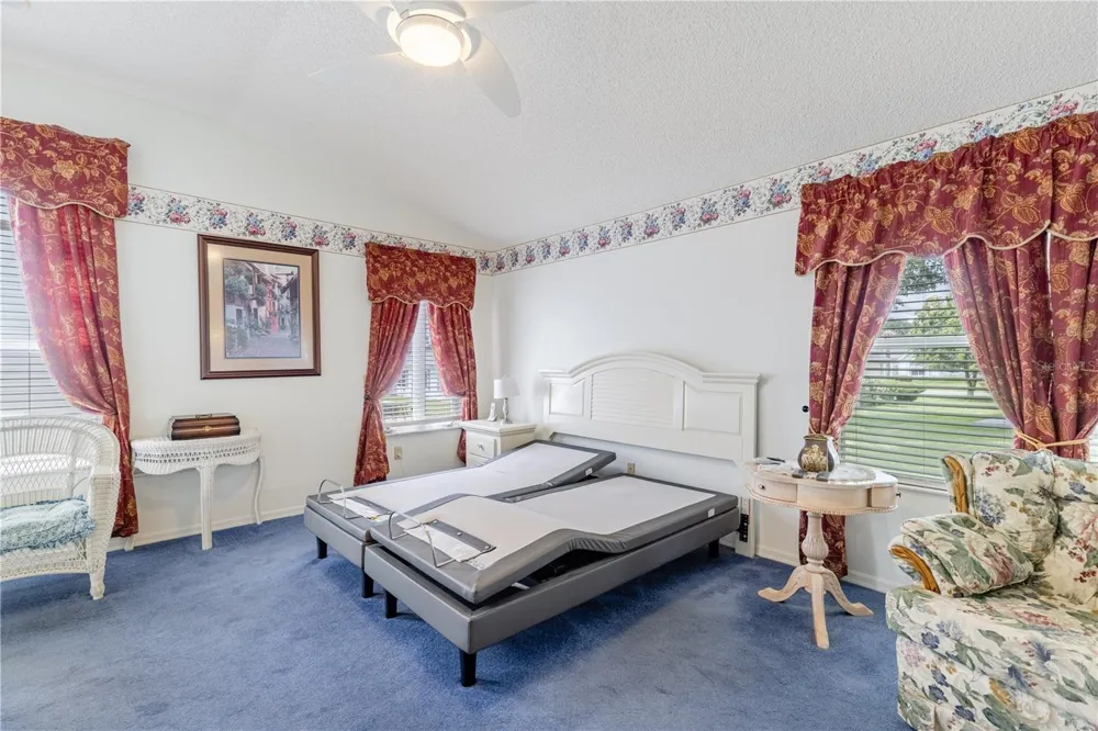1009 LA MESA LANE Lady Lake, FL 32159