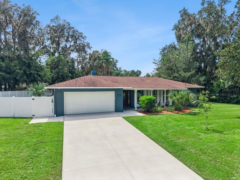 402 VALENCIA CIRCLE Oviedo, FL 32765