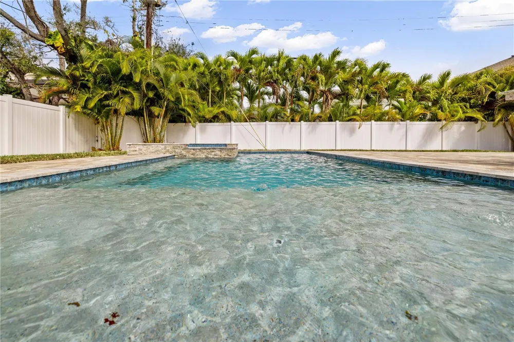 5009 W NEPTUNE WAY Tampa, FL 33609