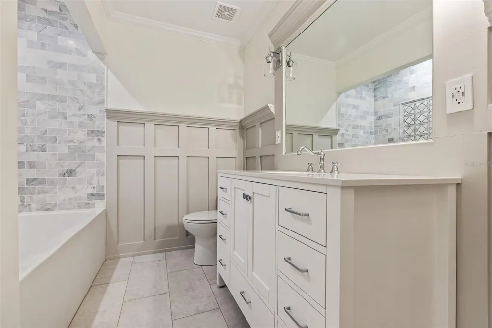 5009 W NEPTUNE WAY Tampa, FL 33609