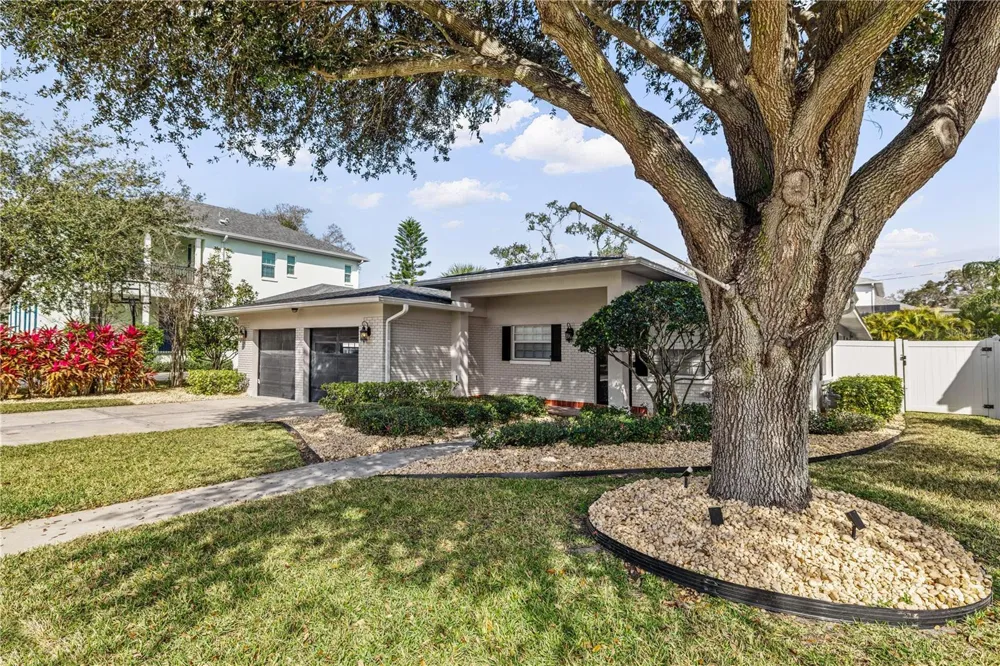 5009 W NEPTUNE WAY Tampa, FL 33609