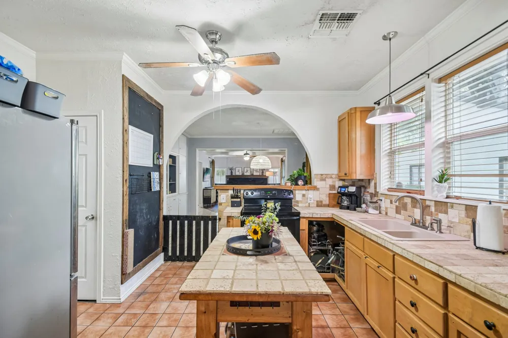 802 Hudgins Street Smithville, TX 78957