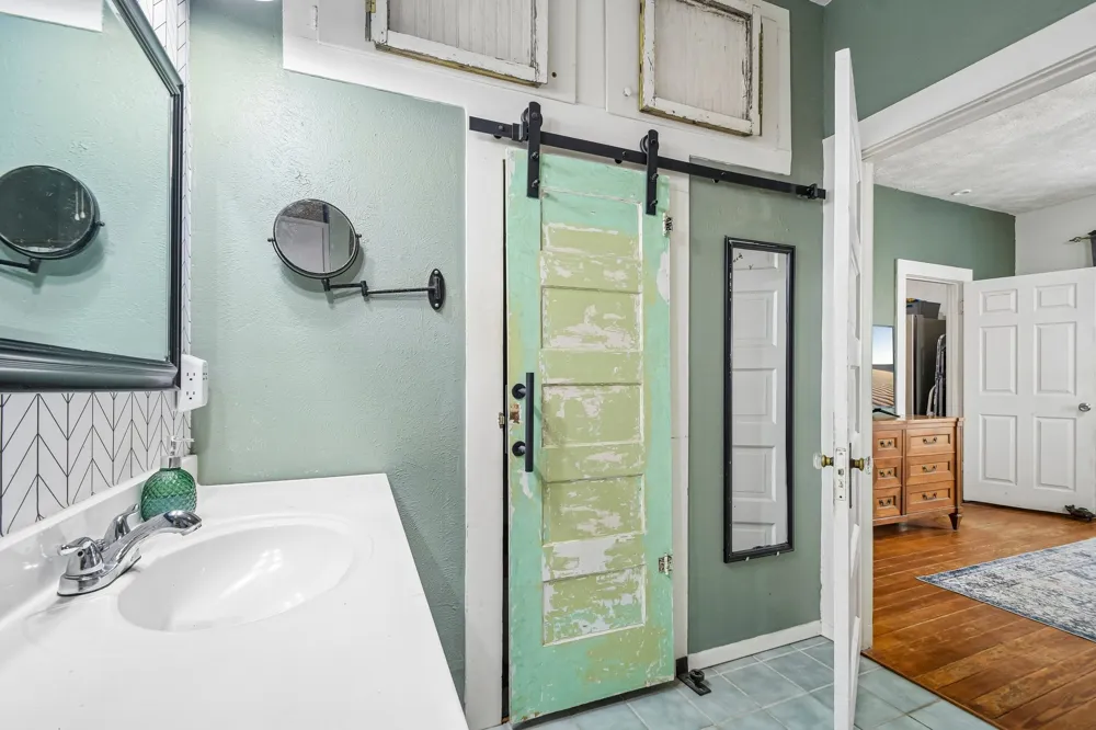 802 Hudgins Street Smithville, TX 78957