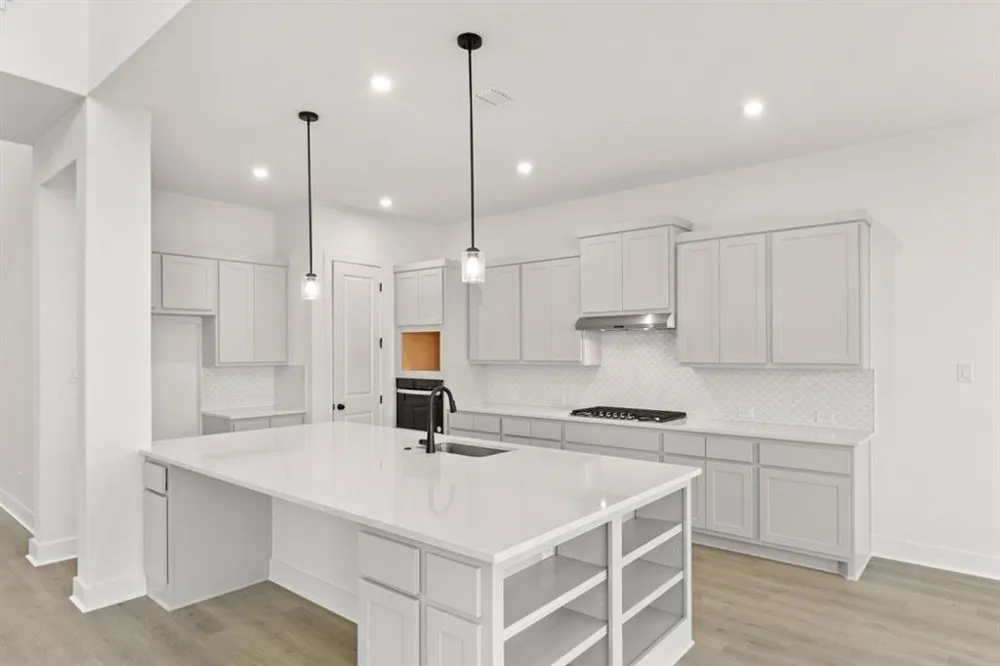 373 Hollister Drive Liberty Hill, TX 78642