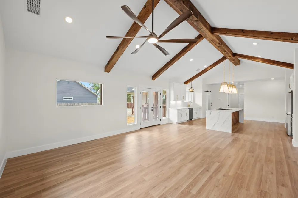 2102 S Church Street Georgetown, TX 78626