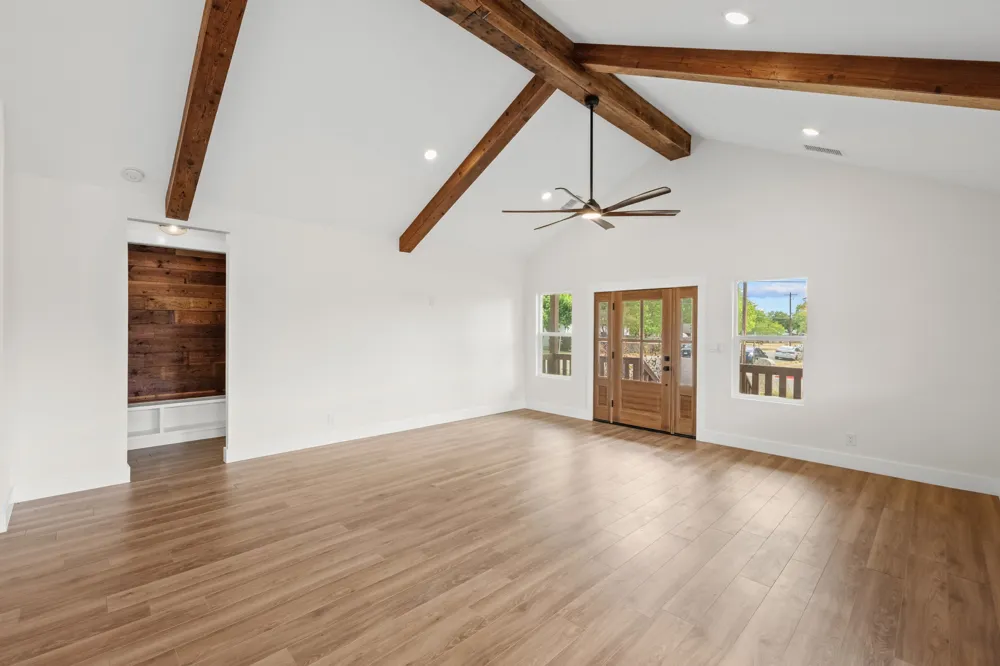 2102 S Church Street Georgetown, TX 78626