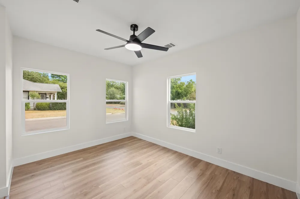 2102 S Church Street Georgetown, TX 78626