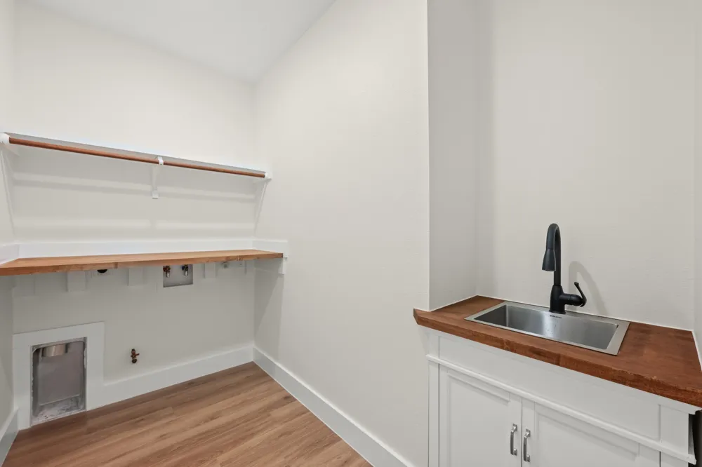 2102 S Church Street Georgetown, TX 78626