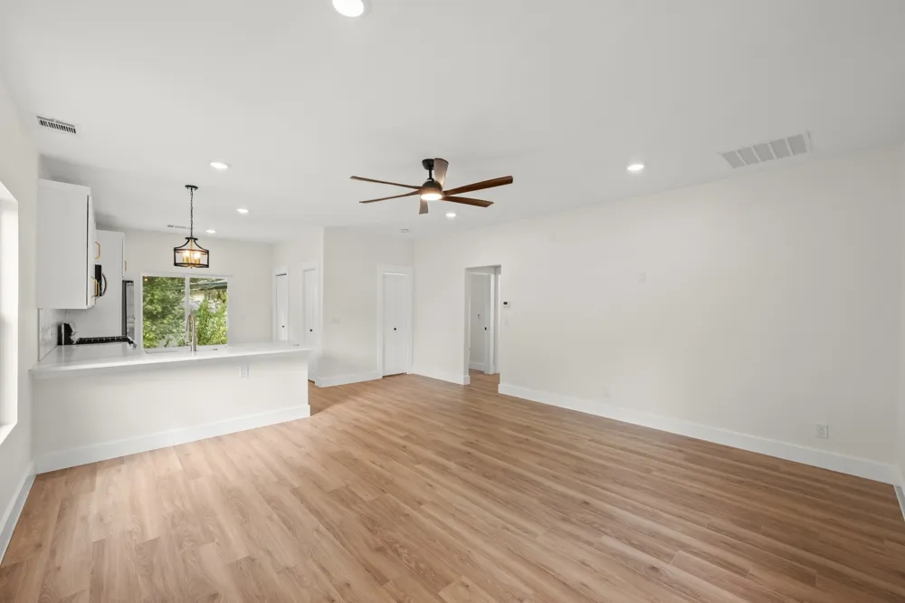 2102 S Church Street Georgetown, TX 78626