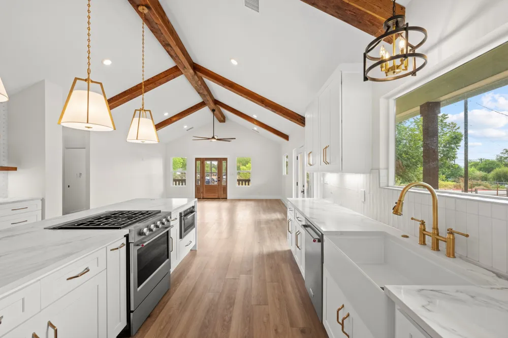 2102 S Church Street Georgetown, TX 78626
