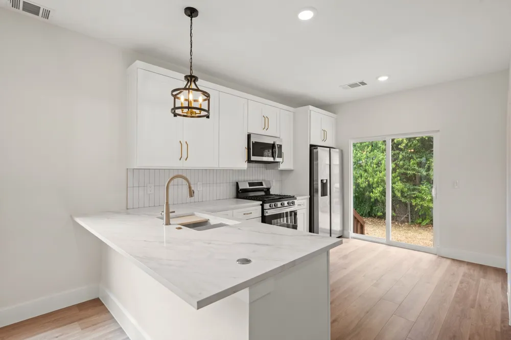2102 S Church Street Georgetown, TX 78626