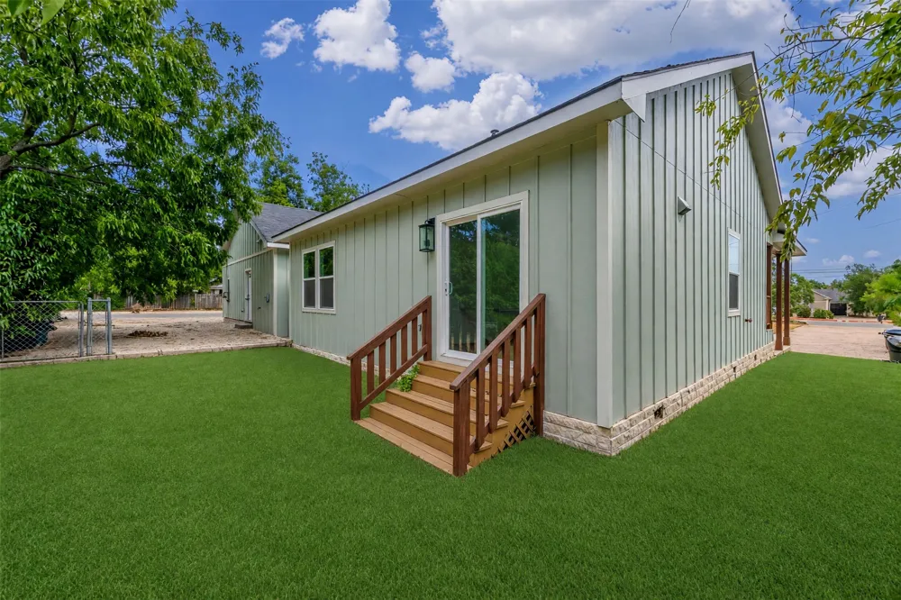 2102 S Church Street Georgetown, TX 78626