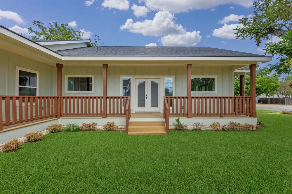 2102 S Church Street Georgetown, TX 78626