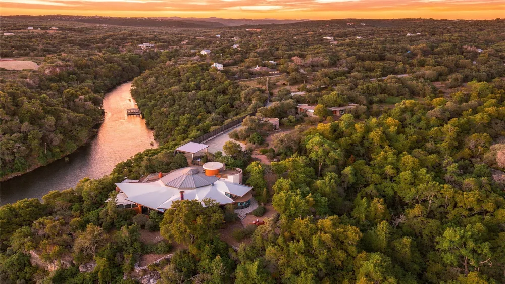 4002 Tyx Trail Spicewood, TX 78669