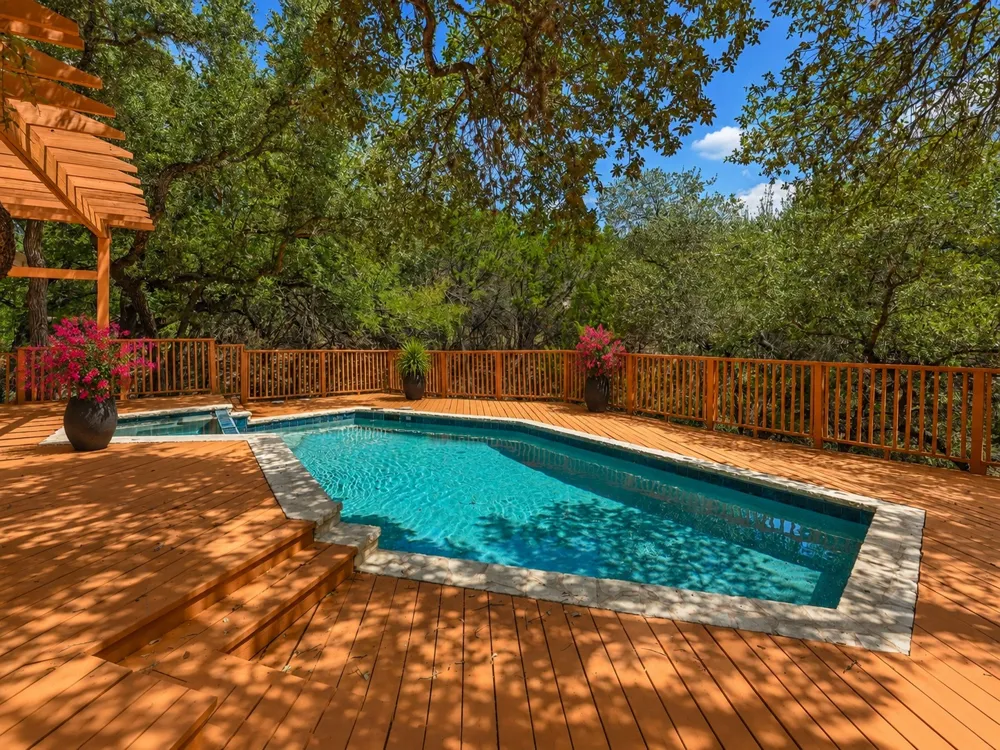 224 Hurst Creek Road Lakeway, TX 78734