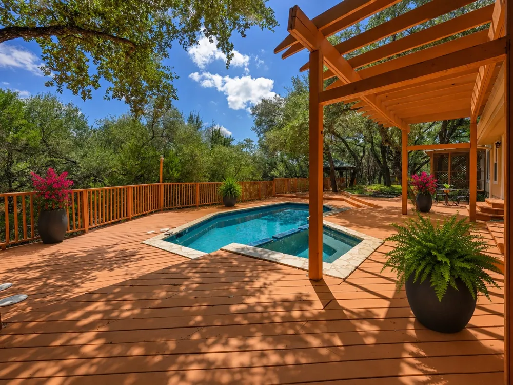224 Hurst Creek Road Lakeway, TX 78734