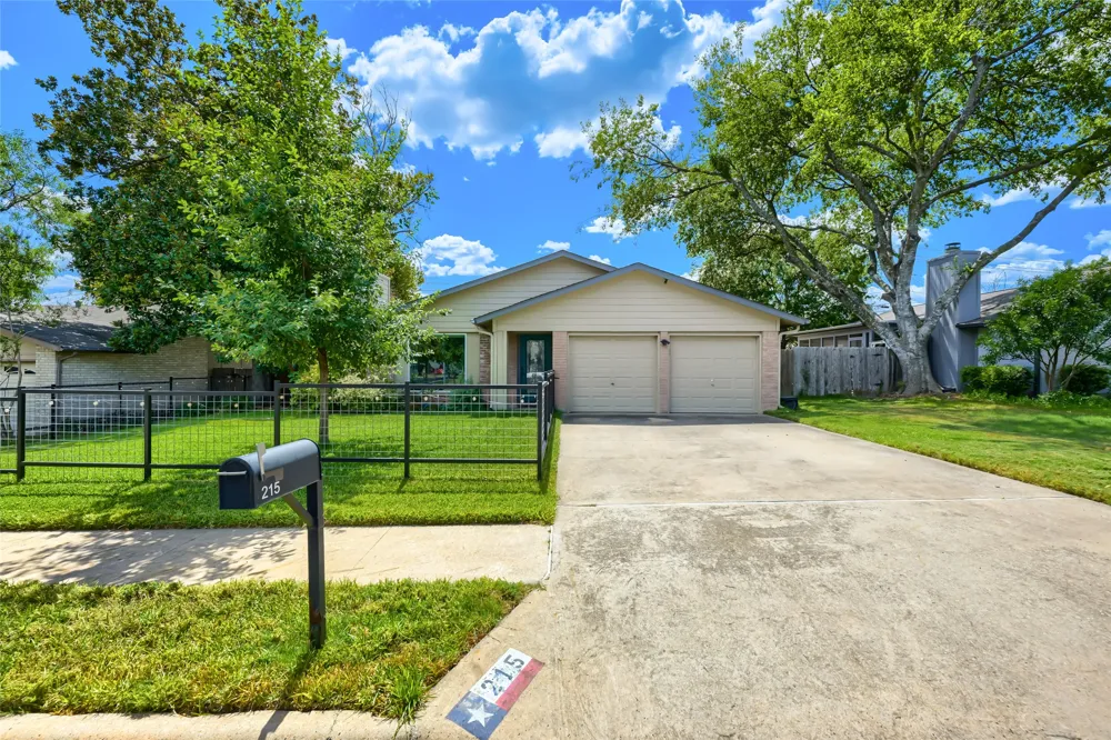 215 Cloudview Drive Austin, TX 78745