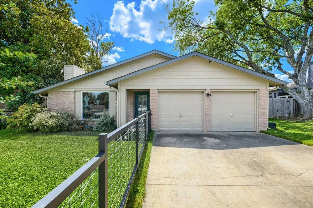 215 Cloudview Drive Austin, TX 78745