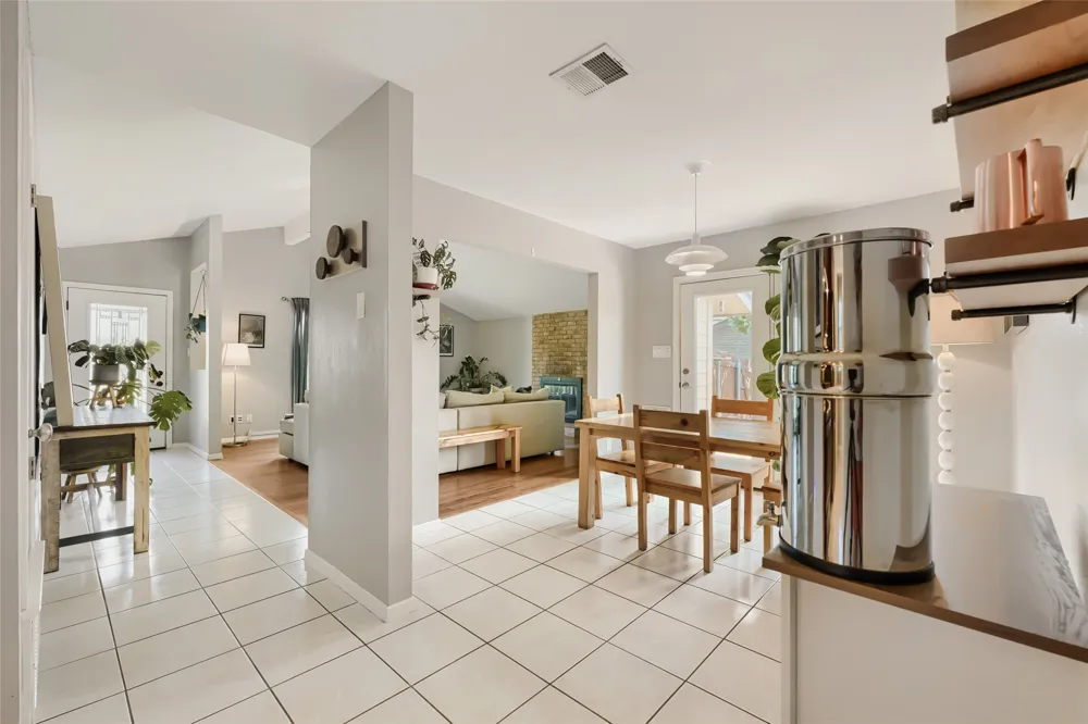 215 Cloudview Drive Austin, TX 78745