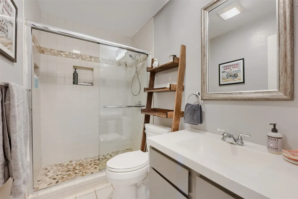 215 Cloudview Drive Austin, TX 78745