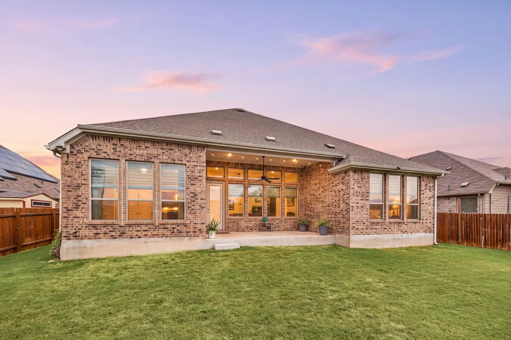 602 Pulitzer Drive Hutto, TX 78634