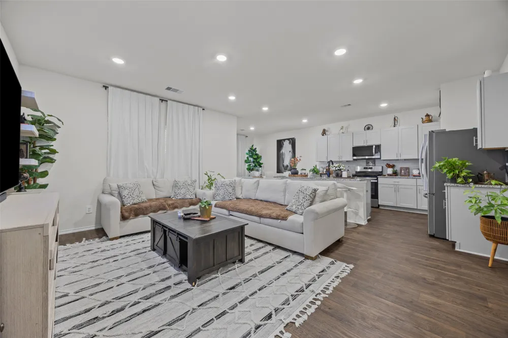 310 Richland Drive Lockhart, TX 78644