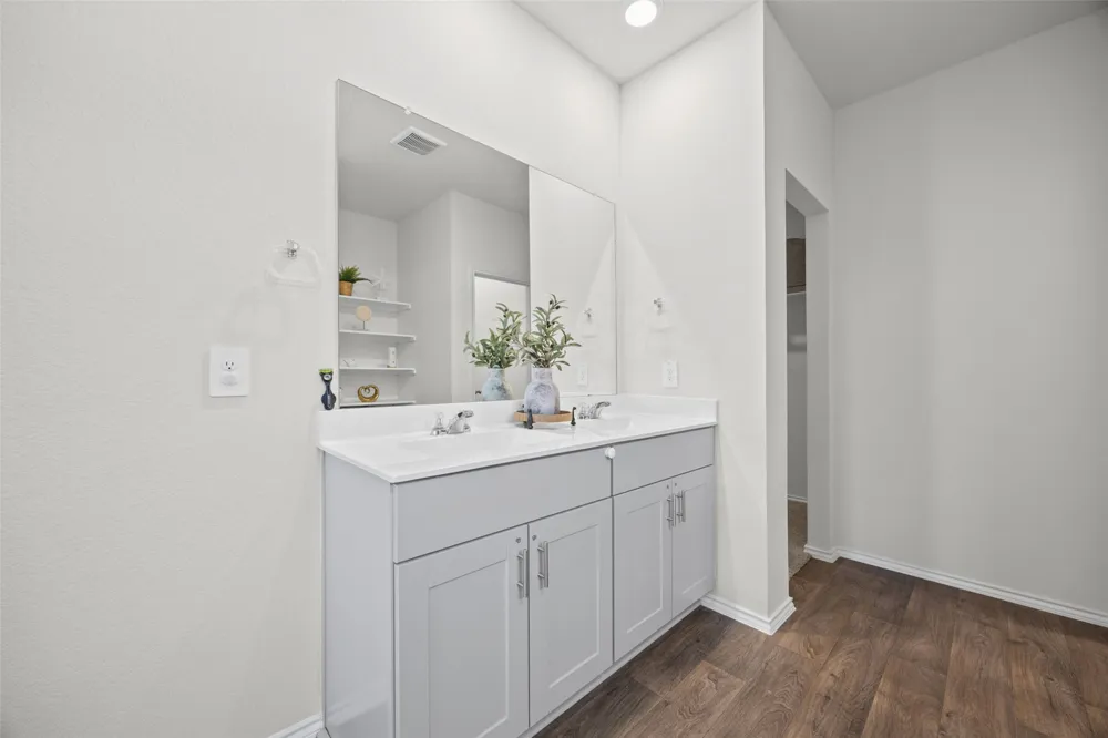 310 Richland Drive Lockhart, TX 78644