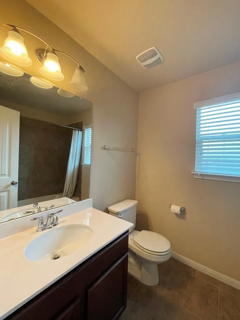 120 Kingfisher Lane Kyle, TX 78640