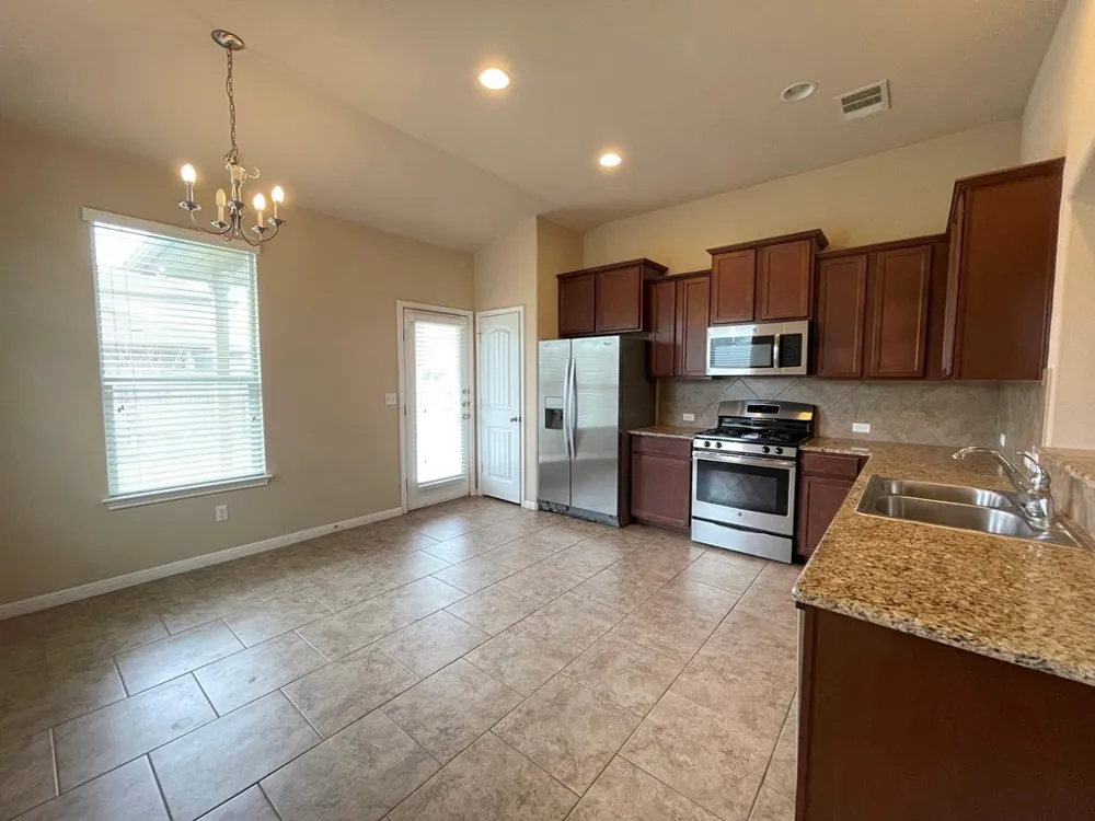 120 Kingfisher Lane Kyle, TX 78640
