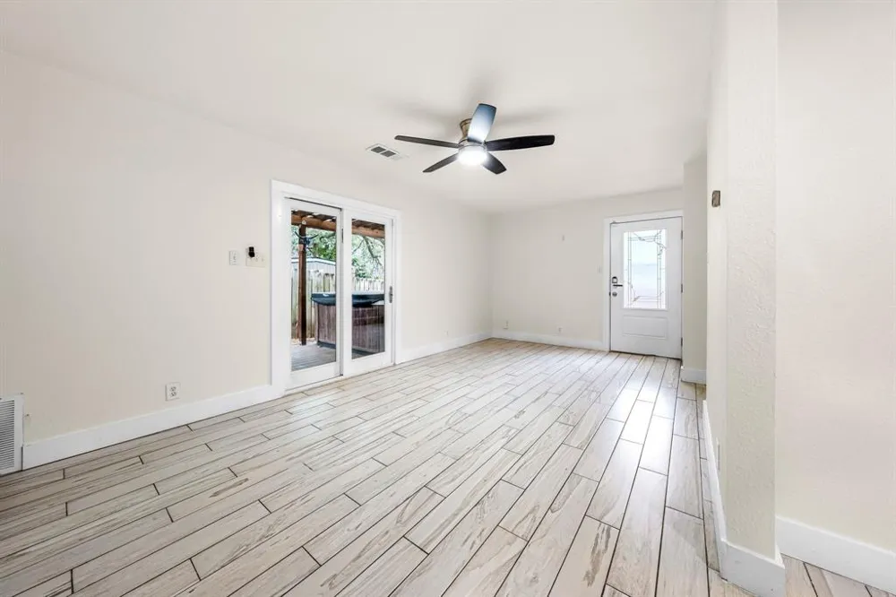 2806 Skyway Circle #101 Austin, TX 78704