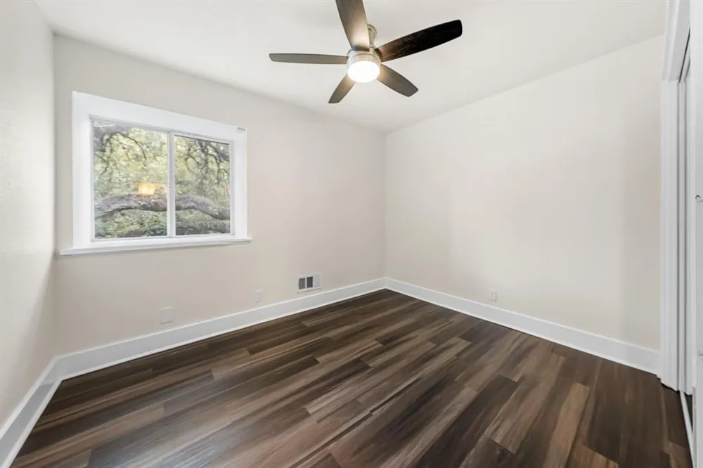 2806 Skyway Circle #101 Austin, TX 78704