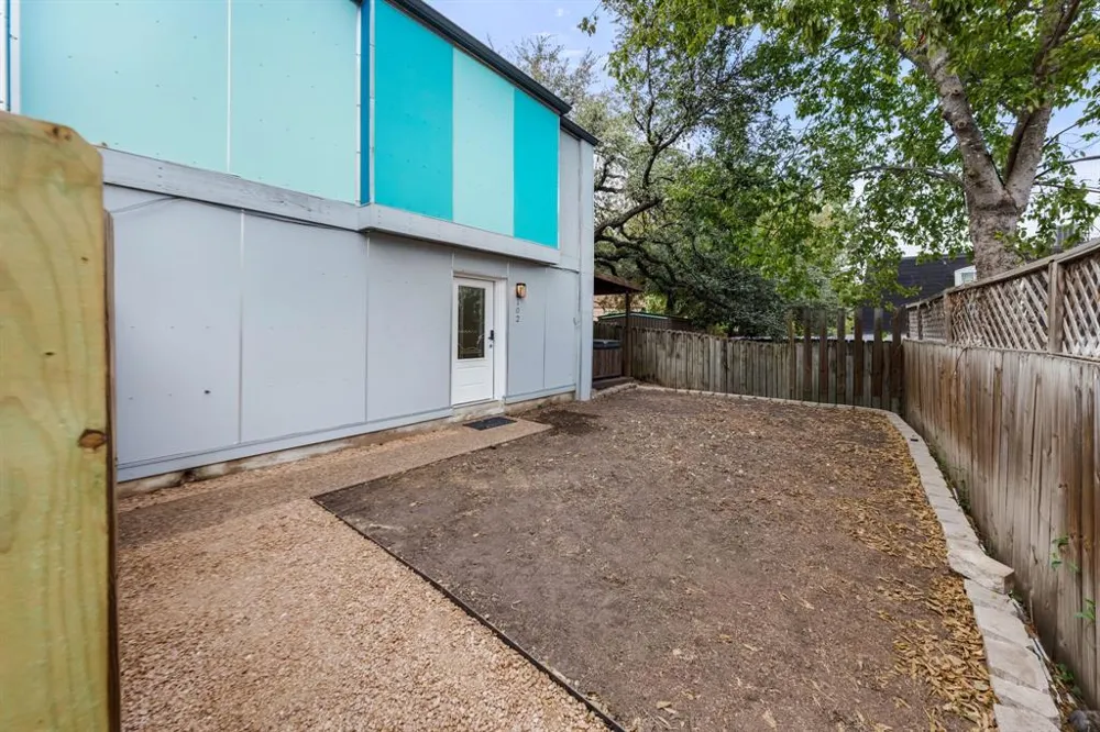2806 Skyway Circle #101 Austin, TX 78704