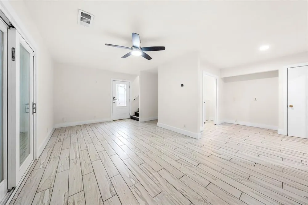 2806 Skyway Circle #101 Austin, TX 78704