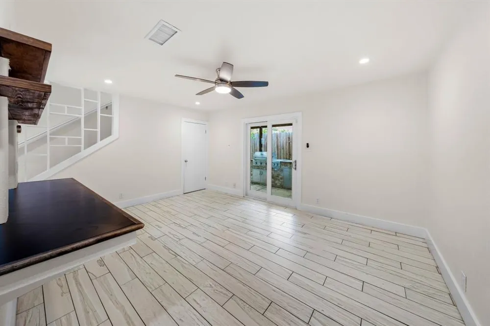 2806 Skyway Circle #101 Austin, TX 78704