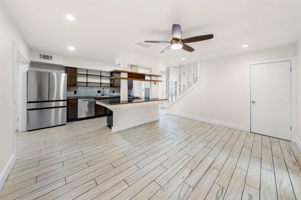 2806 Skyway Circle #101 Austin, TX 78704