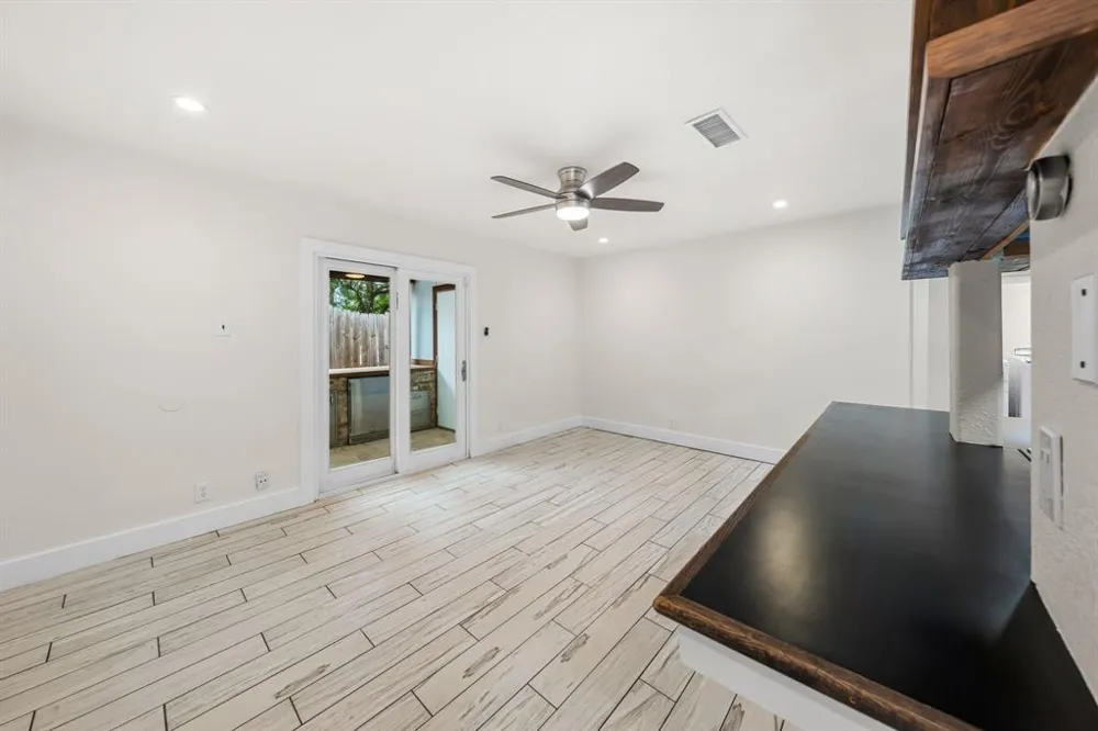 2806 Skyway Circle #101 Austin, TX 78704