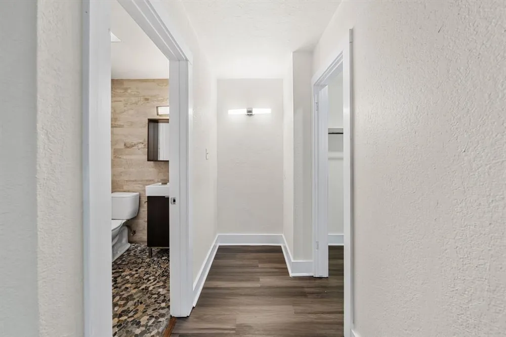 2806 Skyway Circle #101 Austin, TX 78704