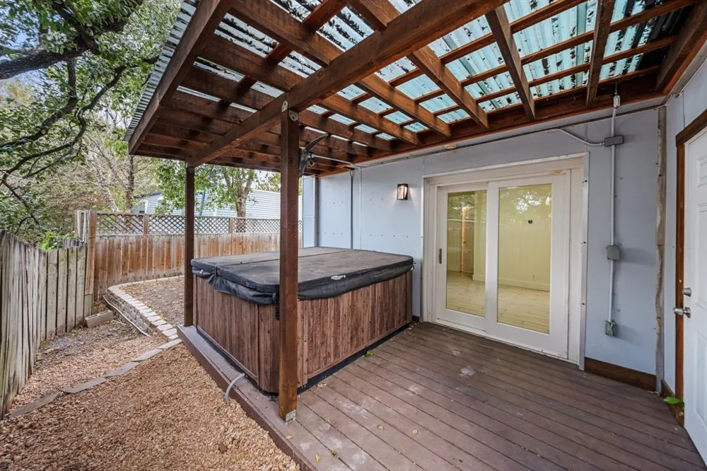 2806 Skyway Circle #101 Austin, TX 78704