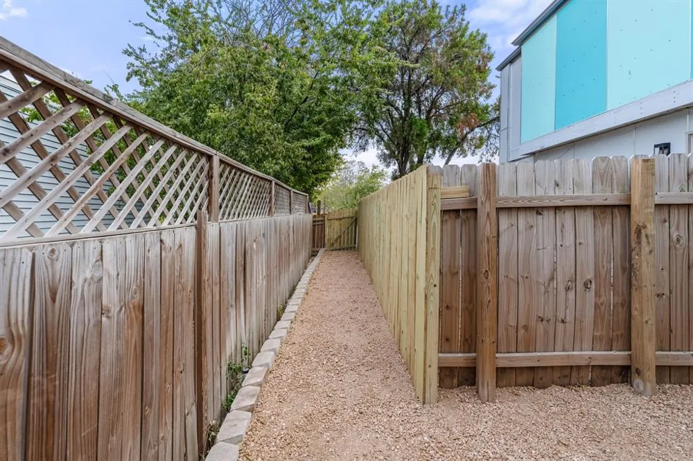 2806 Skyway Circle #101 Austin, TX 78704