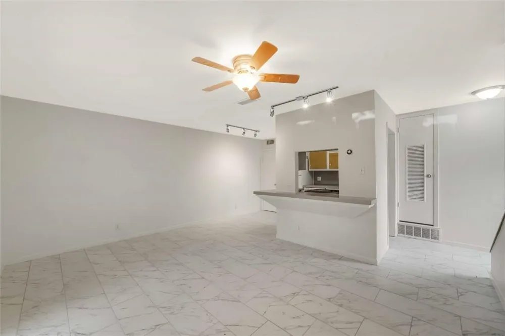 2806 Skyway Circle #101 Austin, TX 78704