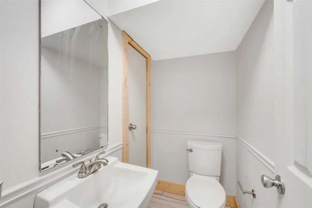 2806 Skyway Circle #101 Austin, TX 78704