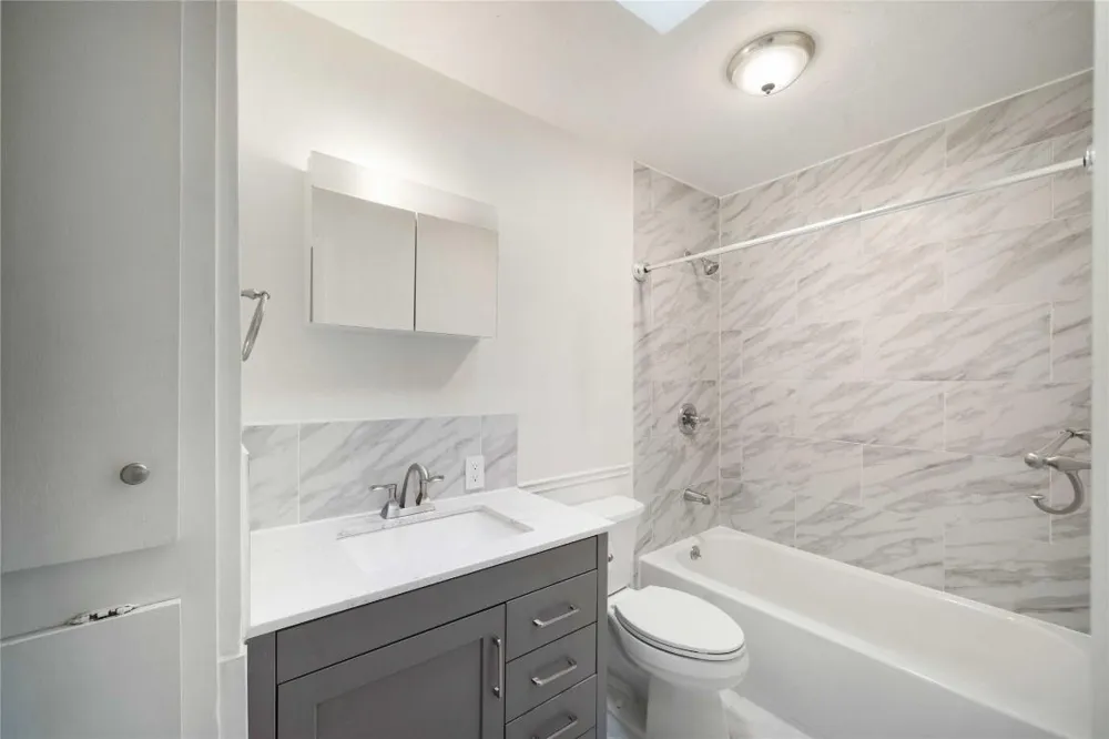 2806 Skyway Circle #101 Austin, TX 78704